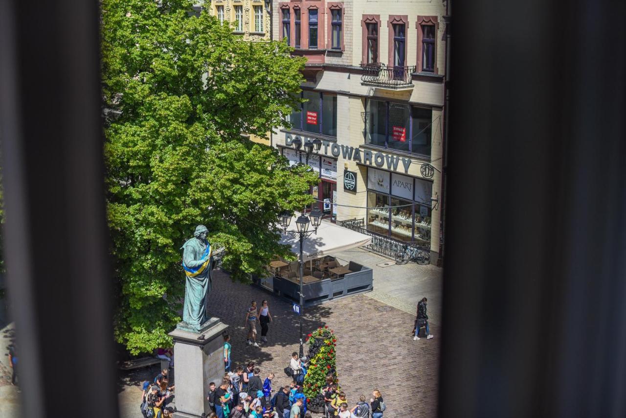 Apartament Z Widokiem Na Pomnik Kopernika - Rynek Staromiejski Torun Bagian luar foto