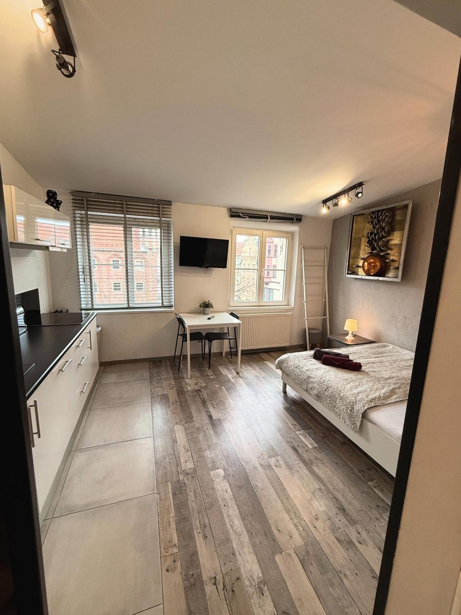 Apartament Z Widokiem Na Pomnik Kopernika - Rynek Staromiejski Torun Bagian luar foto