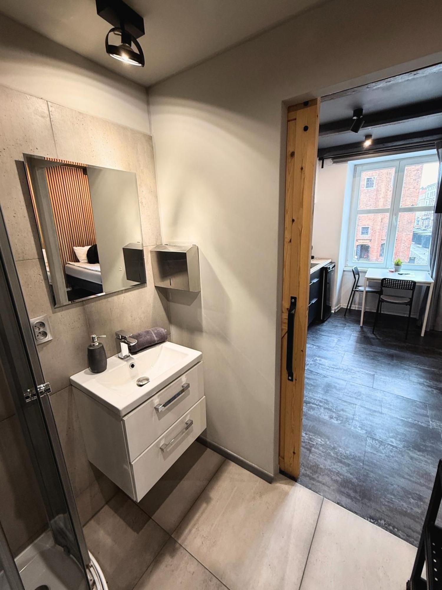 Apartament Z Widokiem Na Pomnik Kopernika - Rynek Staromiejski Torun Bagian luar foto