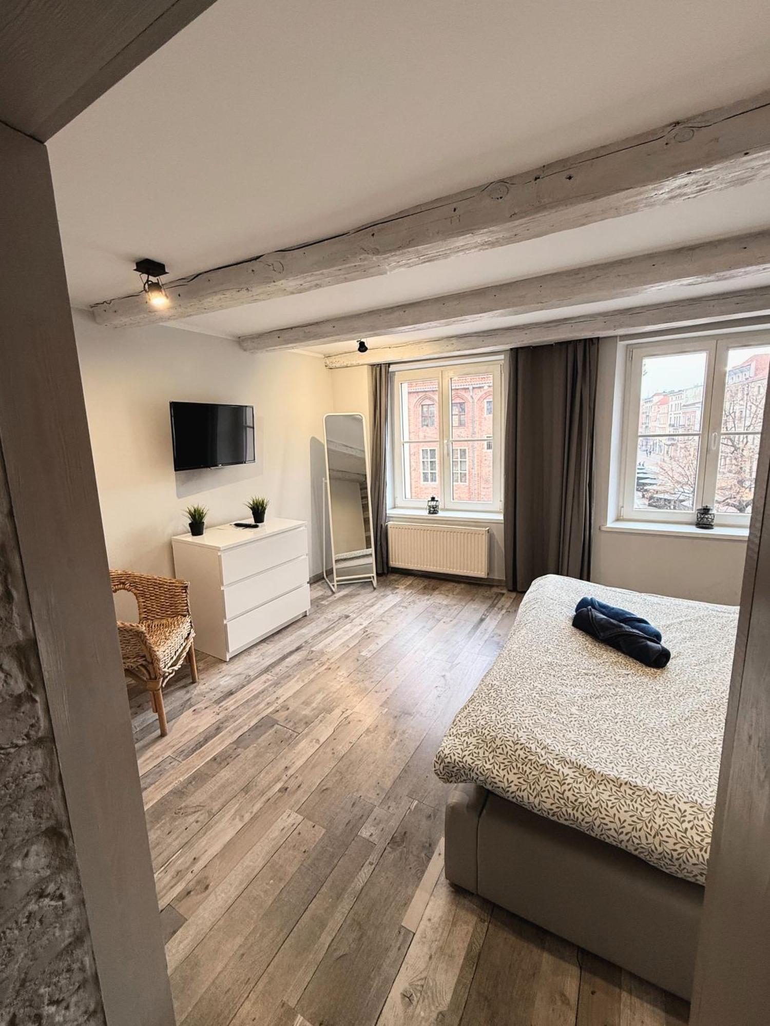 Apartament Z Widokiem Na Pomnik Kopernika - Rynek Staromiejski Torun Bagian luar foto