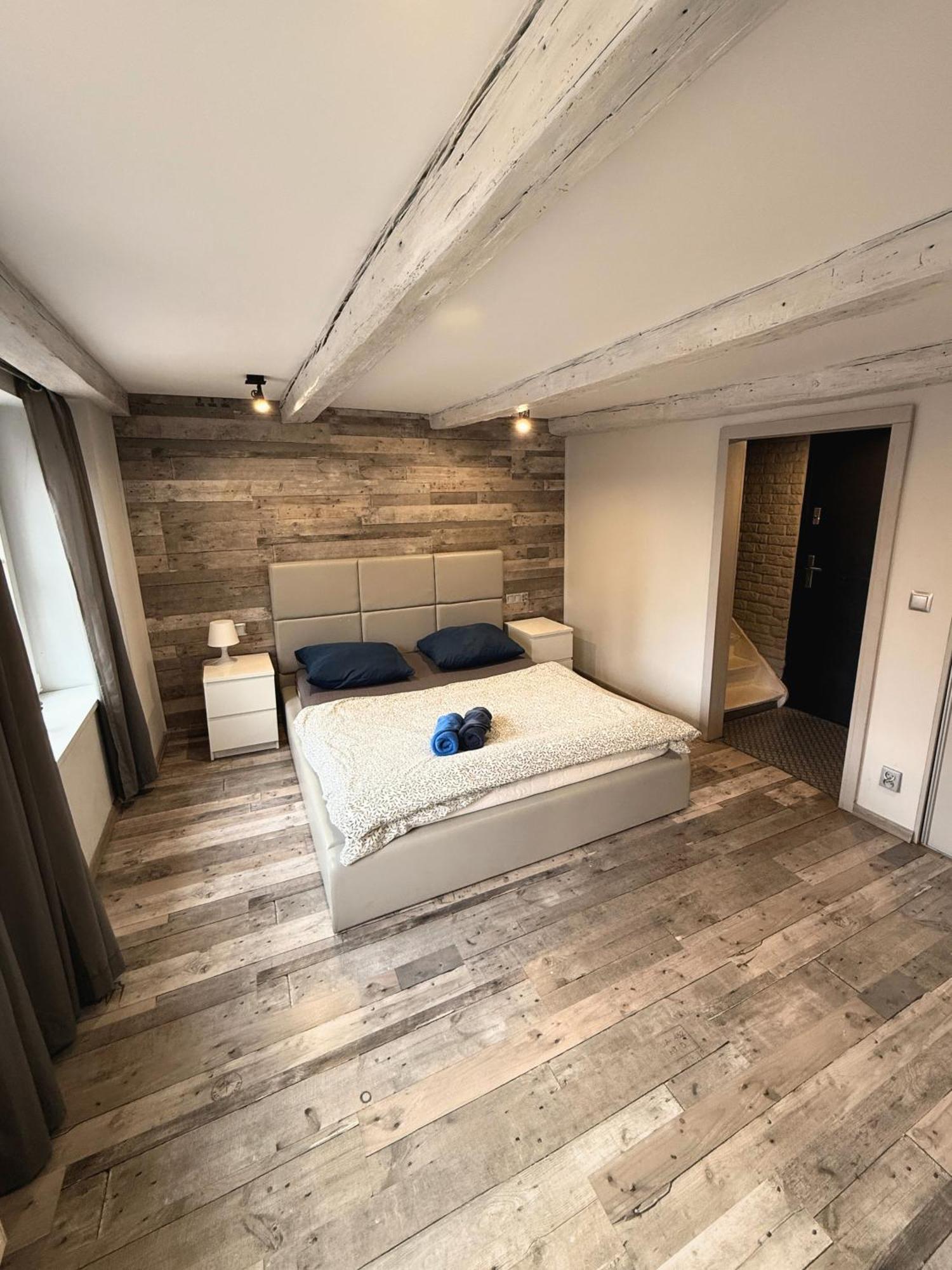 Apartament Z Widokiem Na Pomnik Kopernika - Rynek Staromiejski Torun Bagian luar foto