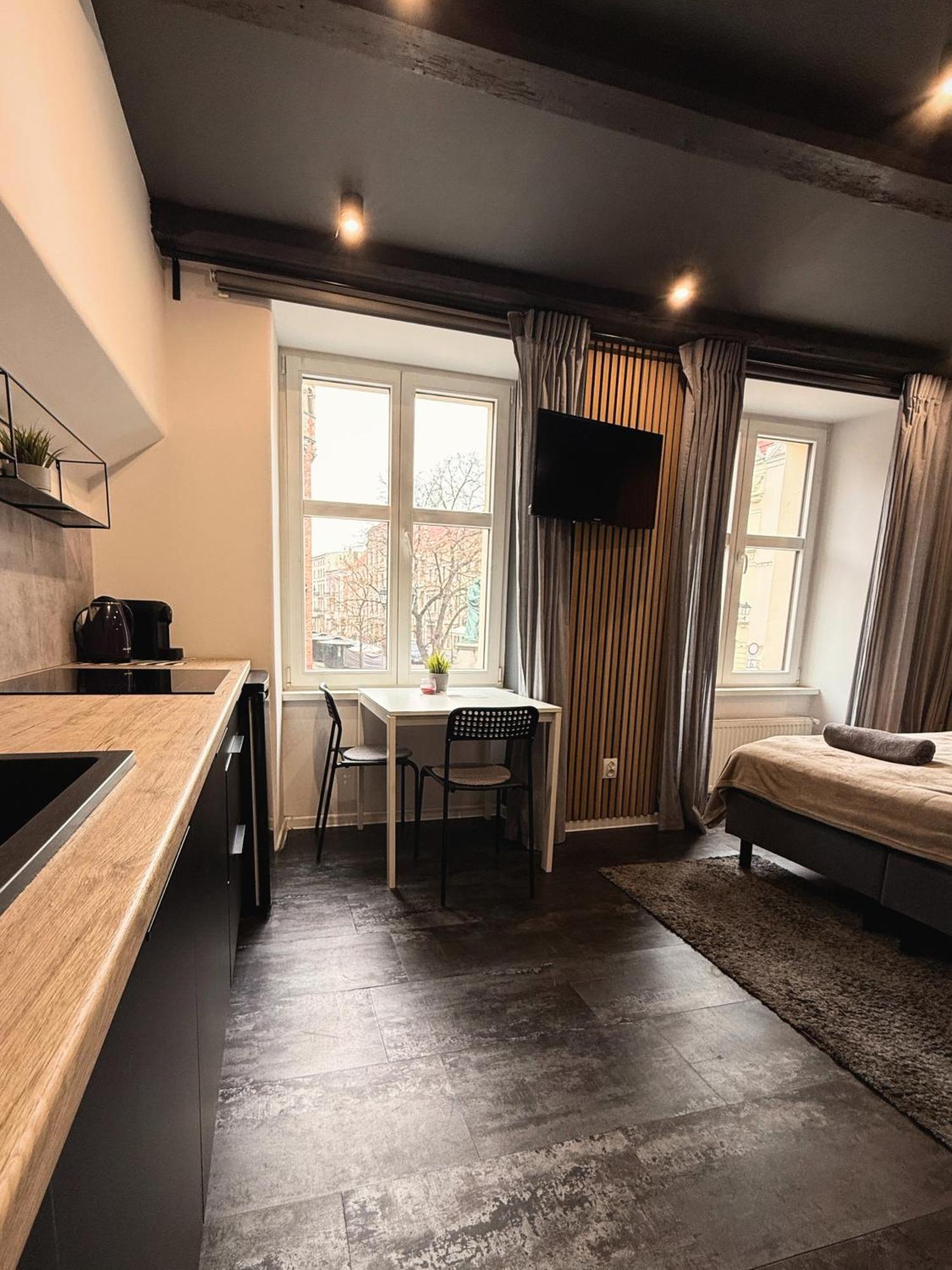Apartament Z Widokiem Na Pomnik Kopernika - Rynek Staromiejski Torun Bagian luar foto