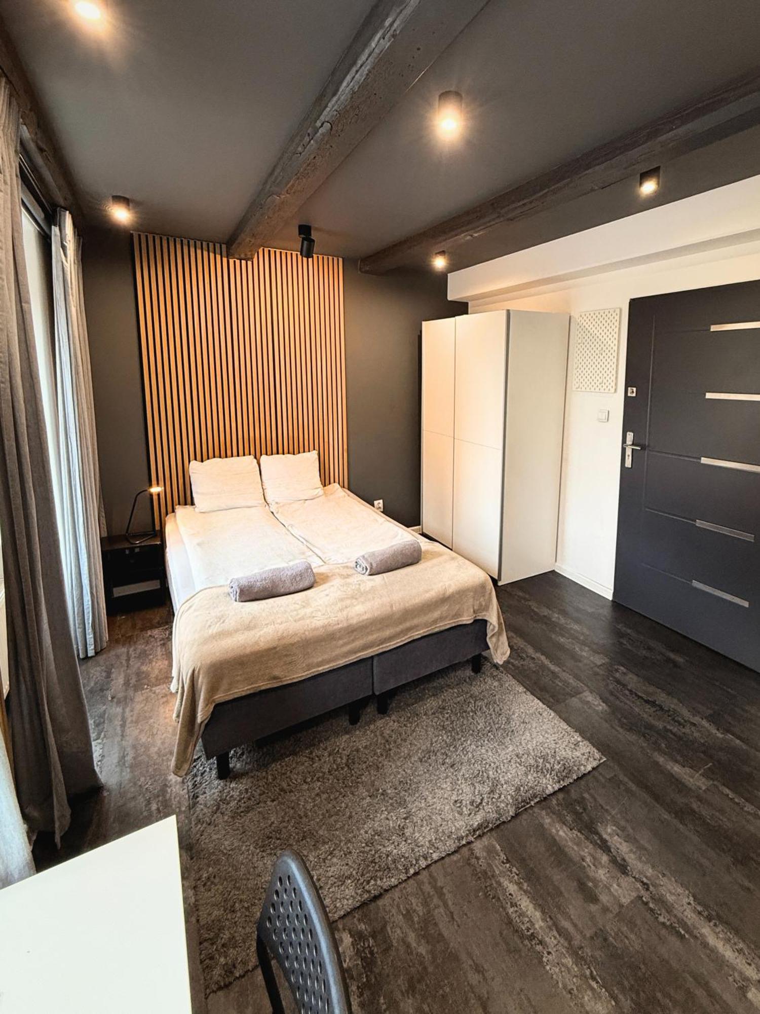 Apartament Z Widokiem Na Pomnik Kopernika - Rynek Staromiejski Torun Bagian luar foto